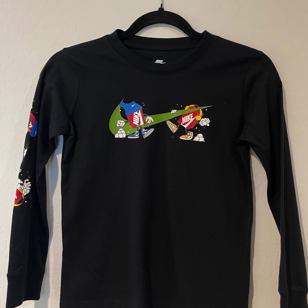 Nike Black Small Long Sleeve Graphic Snowball Logo.Kids Top The Tee‎ T-shirt NWT